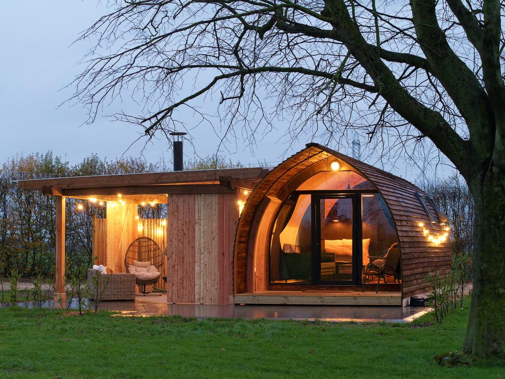 Cosy wigwam cabin with pergola